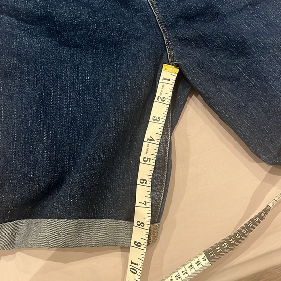 OLD NAVY | Summer High Rise Denim Shorts, Size US 14 - Picture 10 of 12